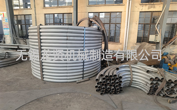 封頭上的半管怎么確定連接處弧度的？