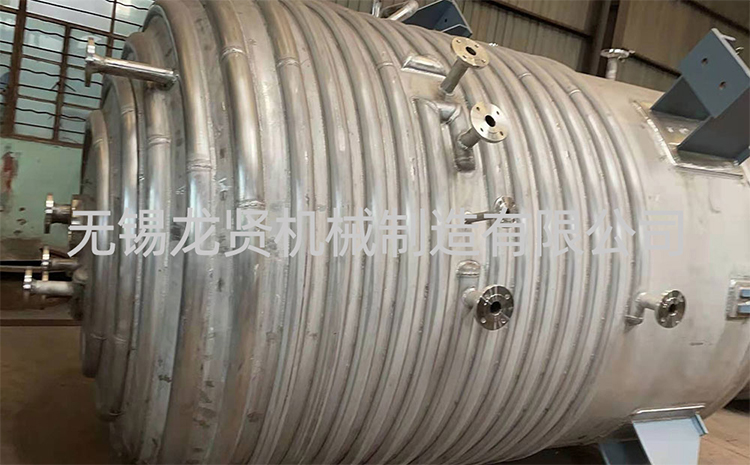 選擇半圓管生產(chǎn)廠家需考慮什么？